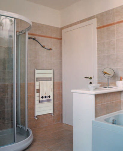 Hot water towel radiator - JUNIOR - GLOBAL RADIATORI - contemporary / cast aluminum / wall-mounted