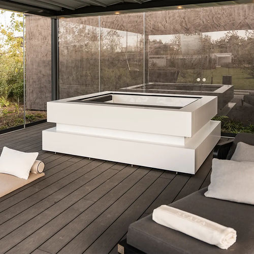 above-ground hot tub - Aquavia Spa