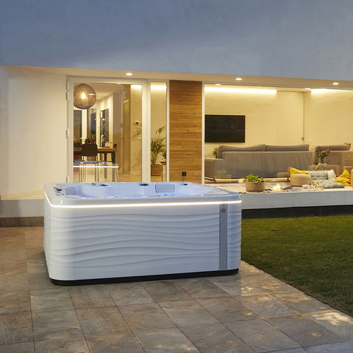 above-ground hot tub - Aquavia Spa