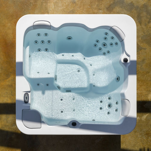 above-ground hot tub - Aquavia Spa
