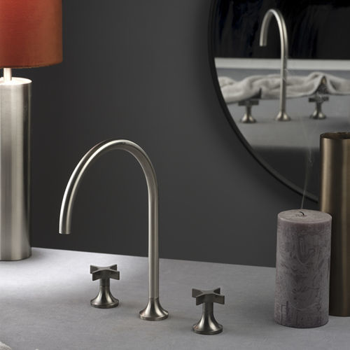 Double-handle washbasin mixer tap - PR53AE202IX - Ritmonio Rubinetterie Srl - countertop / brushed brass / bathroom