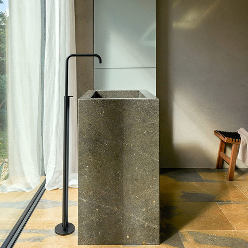 Washbasin mixer tap - FS2 series - VOLA - floor-mounted / stainless steel / bathroom