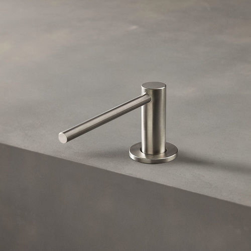 Commercial soap dispenser - T36  - VOLA - countertop / metal / manual