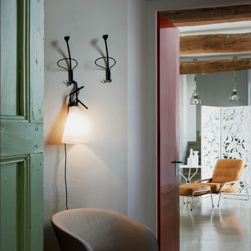 Wall-mounted coat rack - MUSEO - Zanotta - contemporary / varnished steel / black