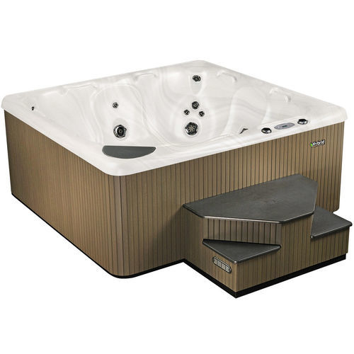 Above-ground hot tub - 590 - Beachcomber Hot Tubs - square / 7-person / wooden