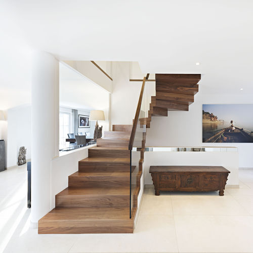 Half-turn staircase - ZIGZAG TURN - Siller Stairs - wooden step ...