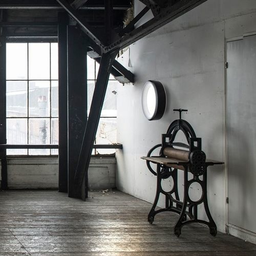Contemporary wall light - LP Grand 320 - Louis Poulsen - indoor / cast aluminum / PMMA