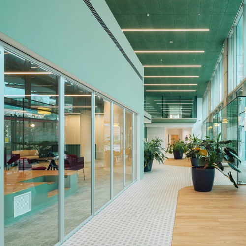 Sliding and stacking partition - AUREA ZIP - ANAUNIA - modular / mobile / with glass panel