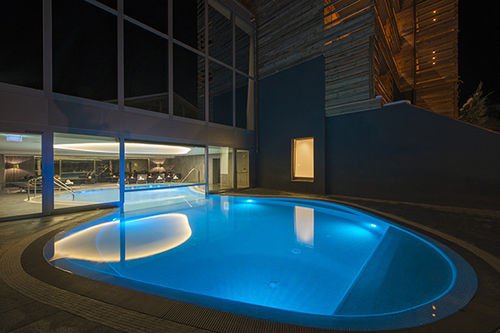 Outdoor swimming pool - HOTEL SUISSE - PISCINES CARRE BLEU - in-ground / concrete