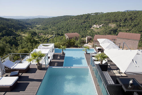 Overflow swimming pool - CHALVÊCHES À FAUGÈRES - PISCINES CARRE BLEU - lap / custom / outdoor