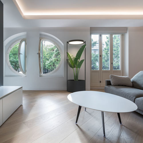Floor-standing lamp - LIFE - PROLICHT - metal / contemporary / wireless