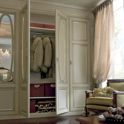 Wall-mounted wardrobe - SUNDAY MORNING - MARTINI MOBILI - traditional / lacquered wood / with swing doors