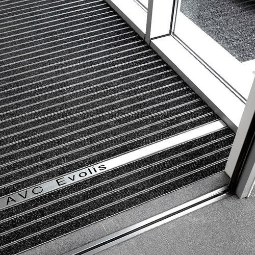 Public building entrance mat - LINEO 22 - emco Bautechnik GmbH - stainless steel / dust control / with profiles