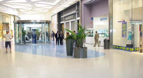 Resin flooring - BASIC TERRAZZO - IPM ITALIA - for hotel / for airport / tertiary