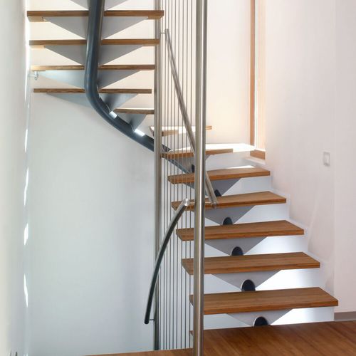 Half-turn staircase - G 207 - METALL CONCEPT - wooden step / metal frame / home