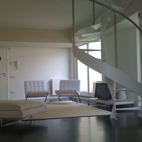 Spiral staircase - ELI AC 05 - RIZZI - metal step / steel frame / contemporary