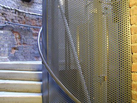 Perforated sheet metal - GRAEPEL ITALIANA - steel / for facade cladding