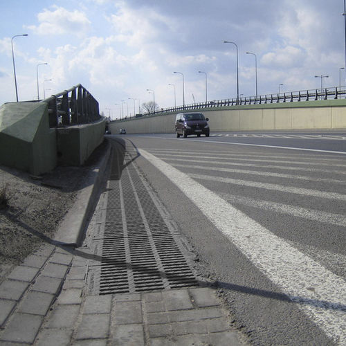 Drainage channel with grating - DRAINFIX CLEAN - HAURATON - fiber-reinforced concrete / cast iron grate / street