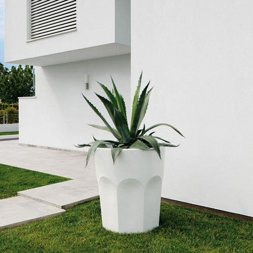 Polyethylene planter - CUBALIBRE - PLUSt COLLECTION - round / illuminated / contemporary