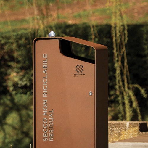 Public trash can - SOAVE - METALCO - self-supporting / painted steel / UV-resistant