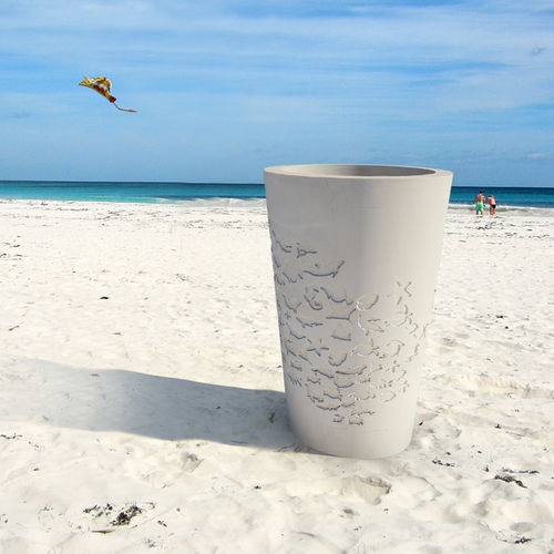 Public trash can - SEA LIFE - LAB23 - composite / contemporary / single