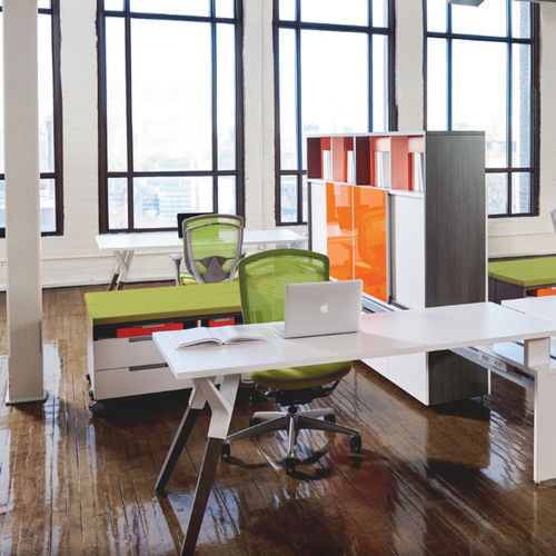 Workstation desk - UPSTAGE - Teknion - contemporary / wood veneer / metal