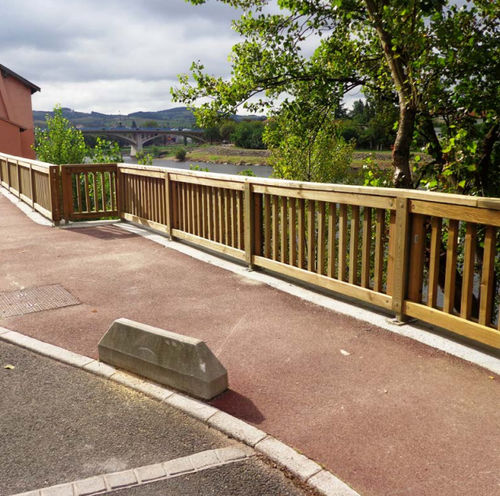 Pine railing - SB20  - Rondino - bar / outdoor / for public space