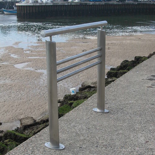 Protective barrier - TRAMONTANE - FRANCE INOX INDUSTRIE - fixed / stainless steel / for public spaces