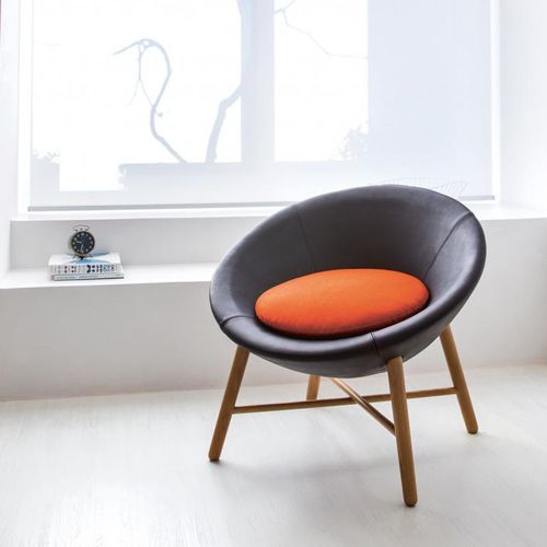 Contemporary armchair - COCOON : 1660 B95F - Cizeta - fabric / beech / ash