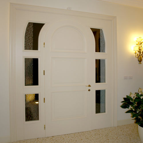Entry door - Mobili Busatto - wooden / swing / semi-glazed
