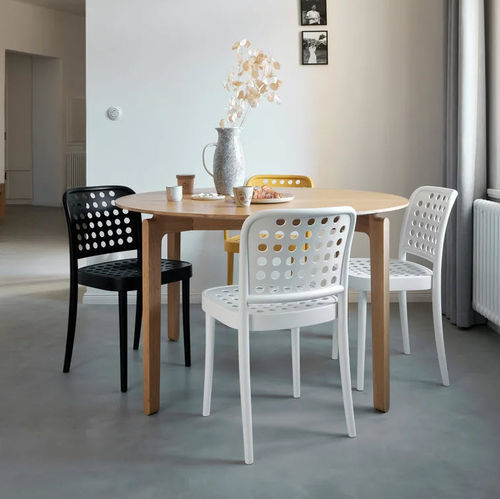 Contemporary dining chair - 822  - TON a.s. - indoor / plywood / beech base