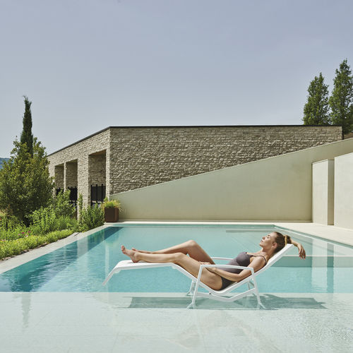 contemporary sun lounger - Varaschin