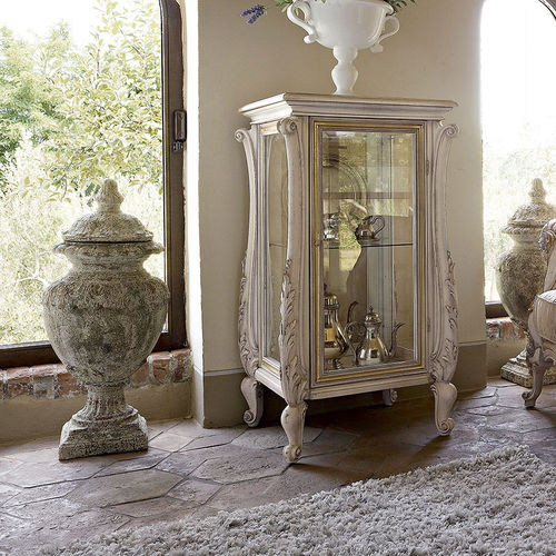 Classic display case - BOEMIA  - Volpi - glass / lacquered wood / low