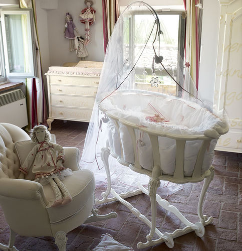 Standard cradle - ALICE  - Volpi - on casters / wooden / unisex