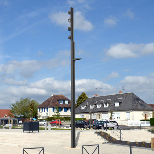 Urban lamp post - UBIK - Valmont France - industrial design / aluminum / multiple