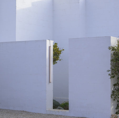 Contemporary wall light - ESAGONO - Platek s.r.l. - garden / painted aluminum / PMMA