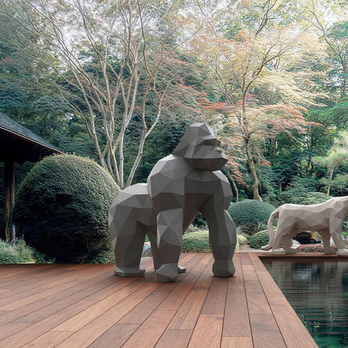 Polyethylene sculpture - Saru  - VONDOM - outdoor / floor-mounted / white