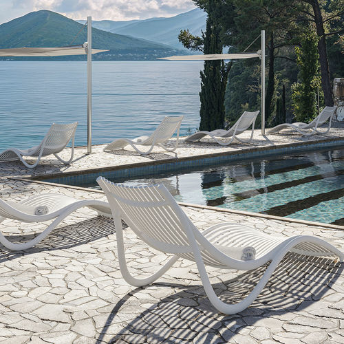 Contemporary sun lounger - IBIZA  - VONDOM - polypropylene / polypropylene / for hotel