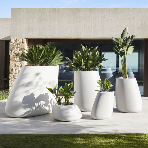 Polyethylene planter - STONES - VONDOM - 100% recyclable / high / illuminated