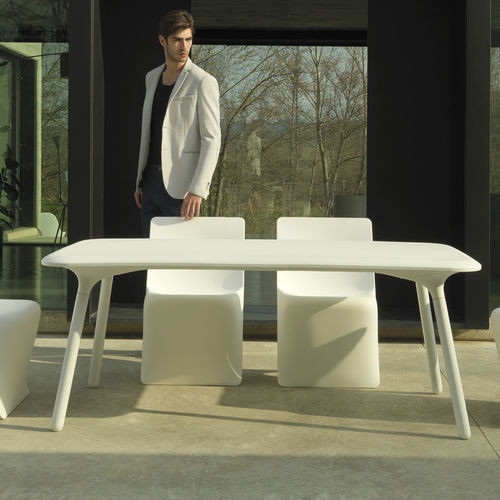 Contemporary table - PAL - VONDOM - polyethylene / polyethylene base / rectangular