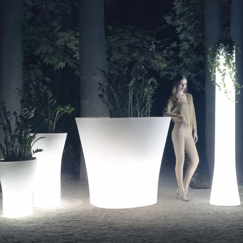 Polyethylene plant pot - BONES - VONDOM - illuminated / home / by Ludovica+Roberto Palomba