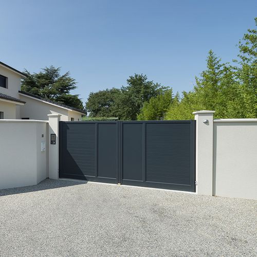 Swing gate - SATELLITE® - INSTALLUX - aluminum / louvered / with bars