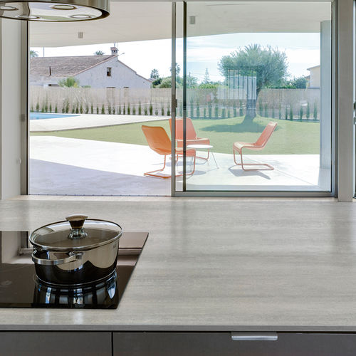Porcelain stoneware countertop - BLAZE GREY - Levantina - kitchen / gray / polished