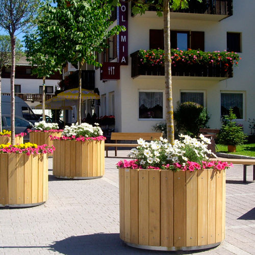 Wooden planter - CASCARA - Euroform K. Winkler GmbH - galvanised steel / round / hexagonal