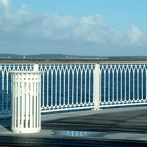 Public trash can - TULIP - Euroform K. Winkler GmbH - galvanised steel / with built-in ashtray / outdoor