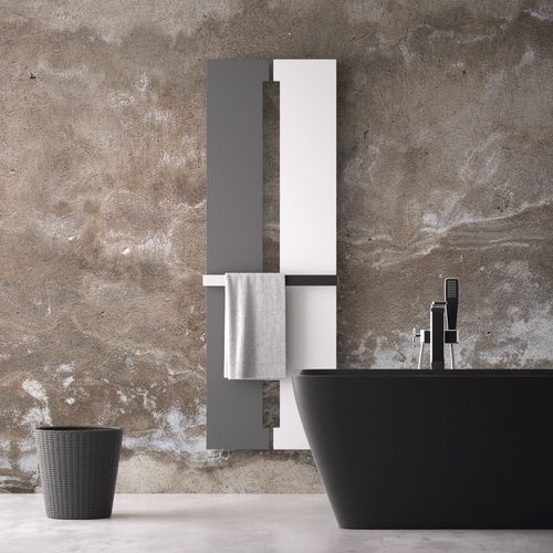 Hot water towel radiator - QUADRO - Hotech Design - electric / 751 w...1000 w / contemporary