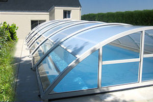 Mid-high swimming pool enclosure - CONFORT - PISCINES MAGILINE - telescopic / aluminum / manual