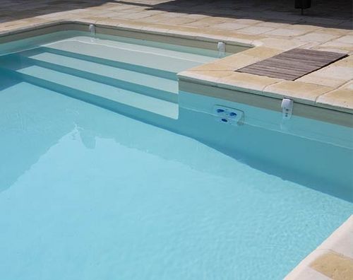 Pool steps - ISLAND 3 - PISCINES MAGILINE