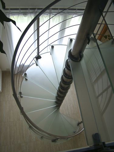 Spiral staircase - SPIRO QUADRO - Trescalini - helical / circular / glass step