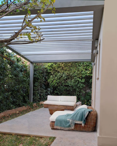 Wall-mounted pergola - CospiBio - COSPICON  SA - aluminum / with mobile slats / sun shade louvers